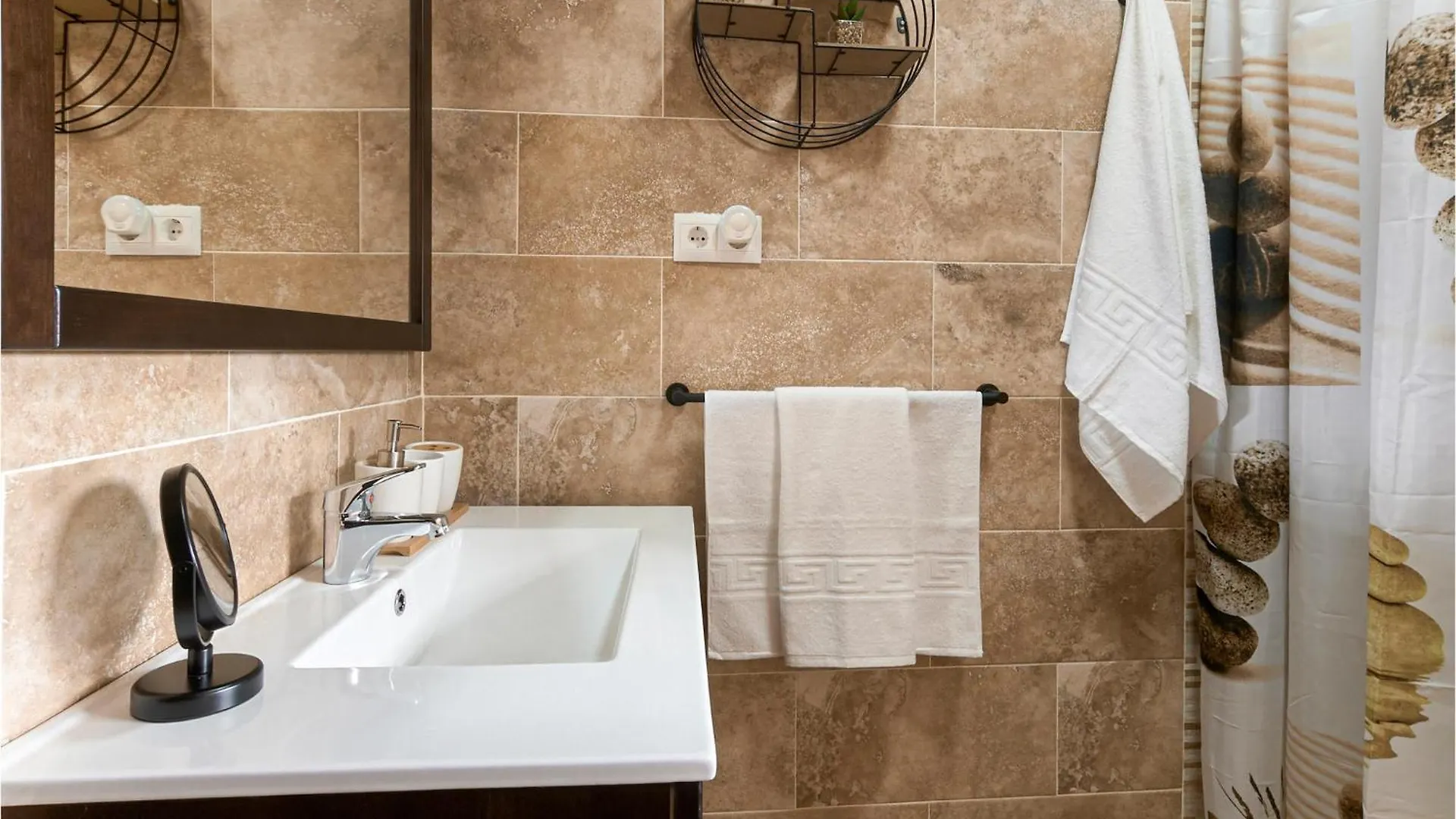 Amazing Home In Rute With Kitchenette